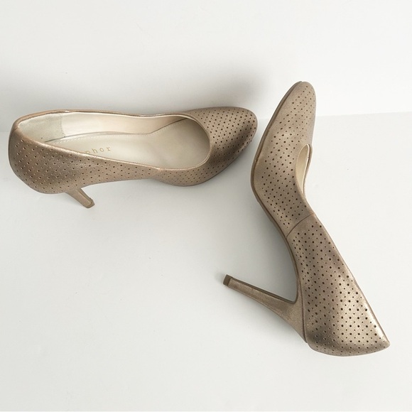 Metaphor Gold Heels | Size 8 - Picture 4 of 7